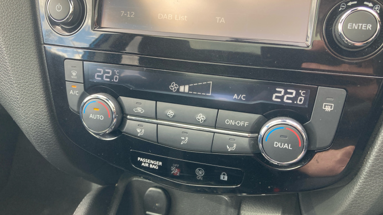 Nissan Qashqai 1.2 DiG-T N-Connecta 5dr Xtronic Petrol Hatchback